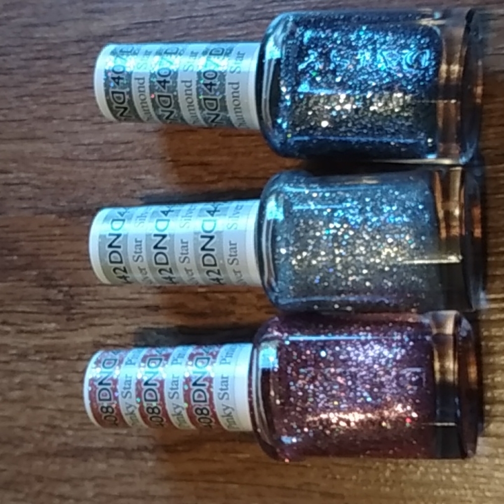 Nail glitter